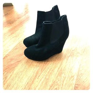 Seychelles Black Suede a platform Wedge Booties